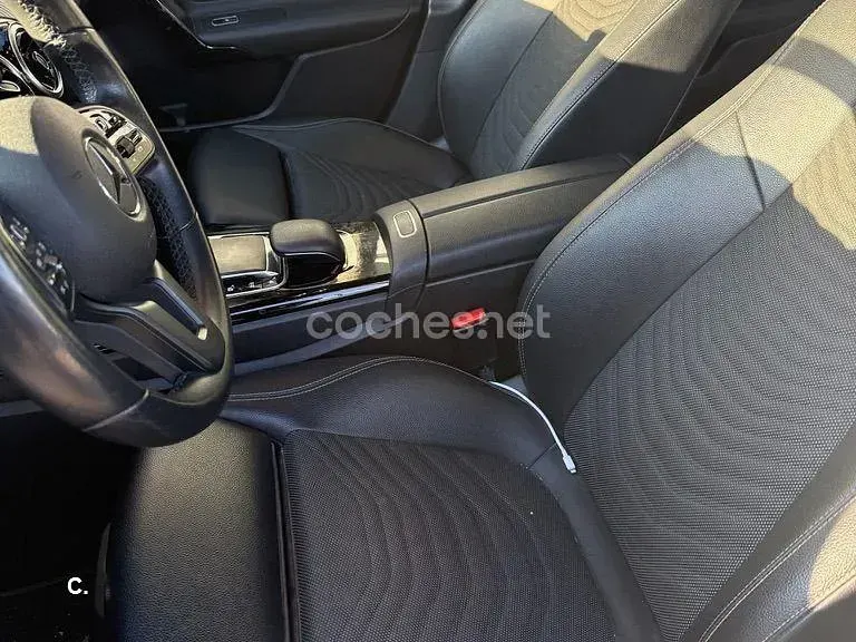 Usado Mercedes A180 109 CV (80 kW) 2018 Gris / plata Berlina