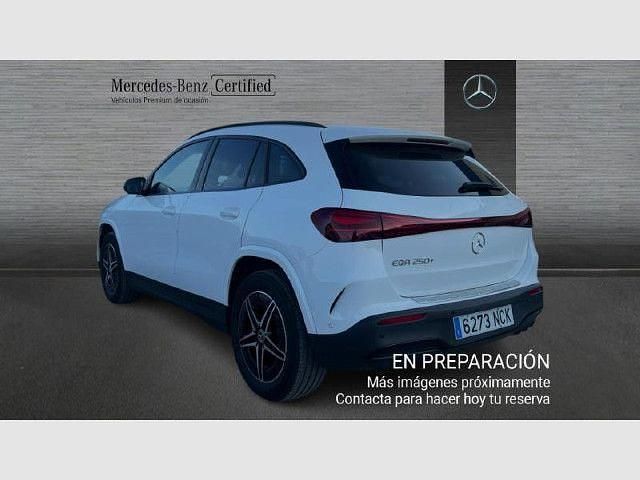 Usado Mercedes EQA250 139 kW (190 CV) 2025 Blanco polar SUV