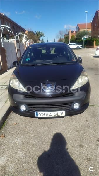 Usado Peugeot 207 95 CV (69 kW) 2009 Negro Berlina