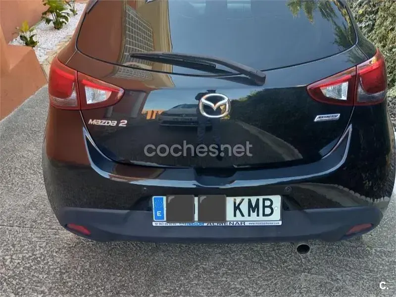 Usado Mazda 2 Luxury 90 CV (66 kW) 2018 Negro Berlina