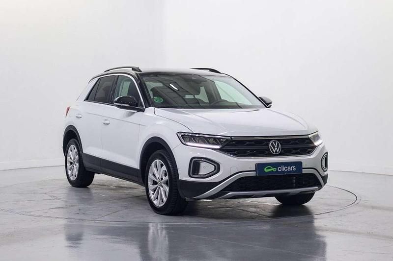Usado VW T-Roc Life 150 CV (110 kW) 2022 Negro SUV
