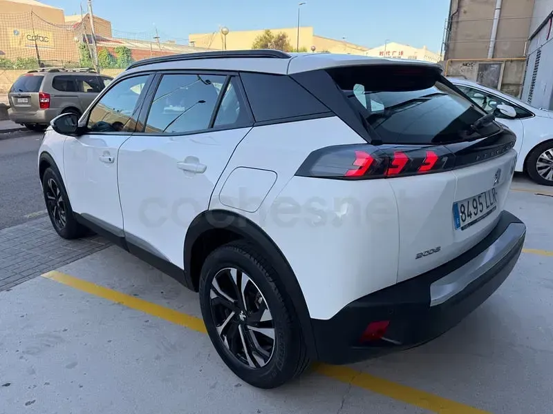 Usado Peugeot 2008 Allure 110 CV (80 kW) 2020 Blanco SUV