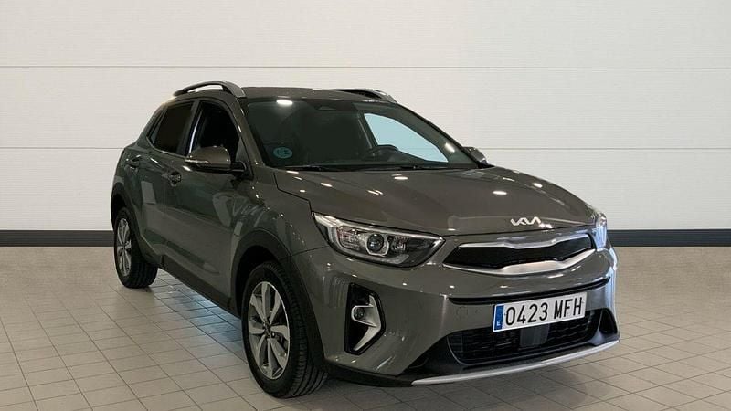Verde Usado 2023 Kia Stonic SUV | 18.300 € (Un poco caro) - Imagen 1/1