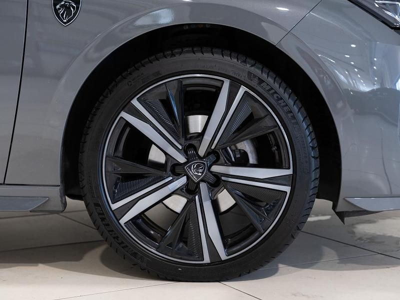 Usado Peugeot 308 GT 130 CV (95 kW) 2023 Gris Berlina