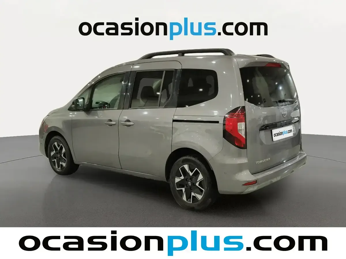 Usado Nissan Townstar Tekna 130 CV (95 kW) 2022 Gris Monovolumen