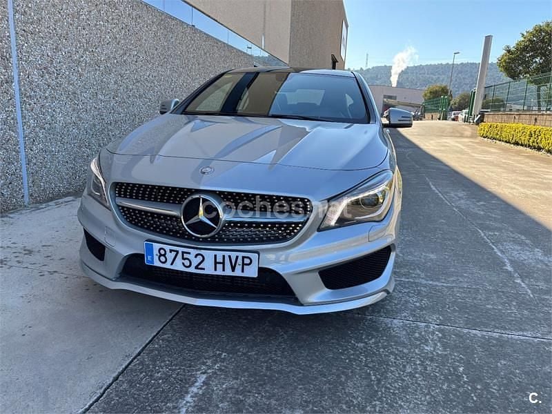 Usado Mercedes CLA220 AMG line 170 CV (125 kW) 2015 Gris / plata Berlina