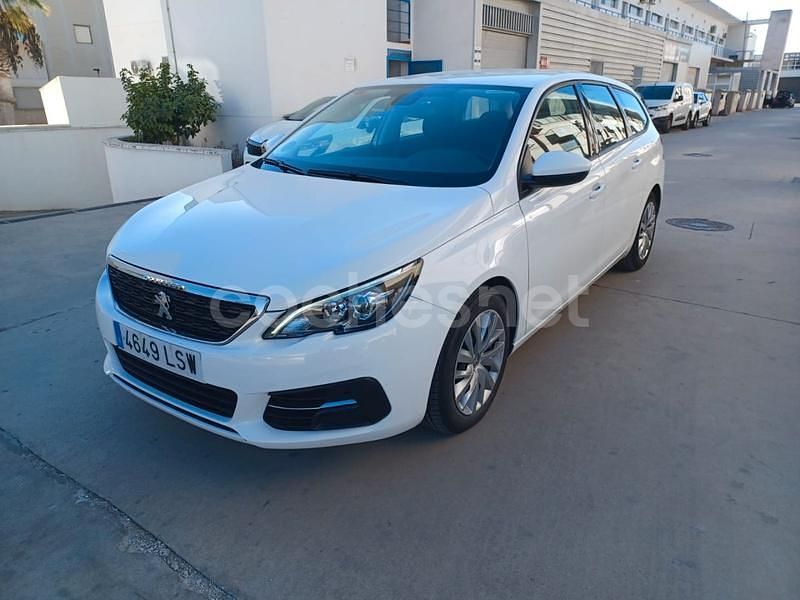 Usado Peugeot 308 SW Active 130 CV (95 kW) 2021 Blanco Familiar