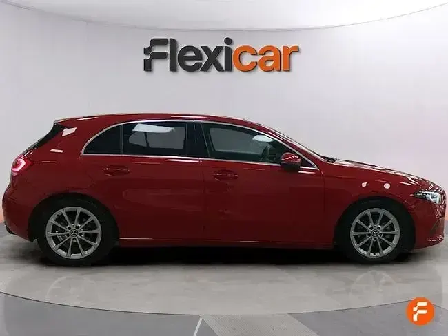 Käytetty Mercedes A180 116 HP (85 kW) 2019 Punainen