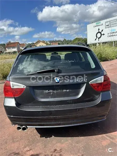 Usado BMW 330 231 CV (169 kW) 2005 Gris / plata Familiar