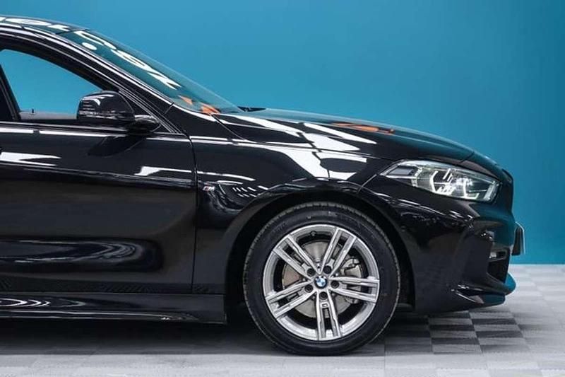 Usado BMW 118 M Sport 150 CV (110 kW) 2023 Negro Utilitario