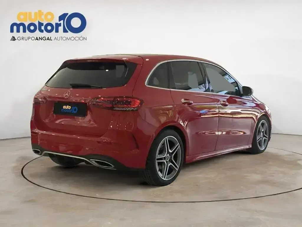 Usado Mercedes B200 150 CV (110 kW) 2020 Rojo Utilitario