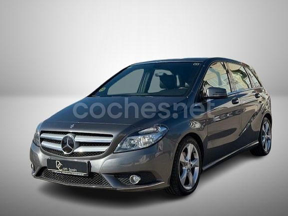 Gris / plata Usado 2012 Mercedes B180 Monovolumen | 11.990 € (Precio justo) - Imagen 1/4