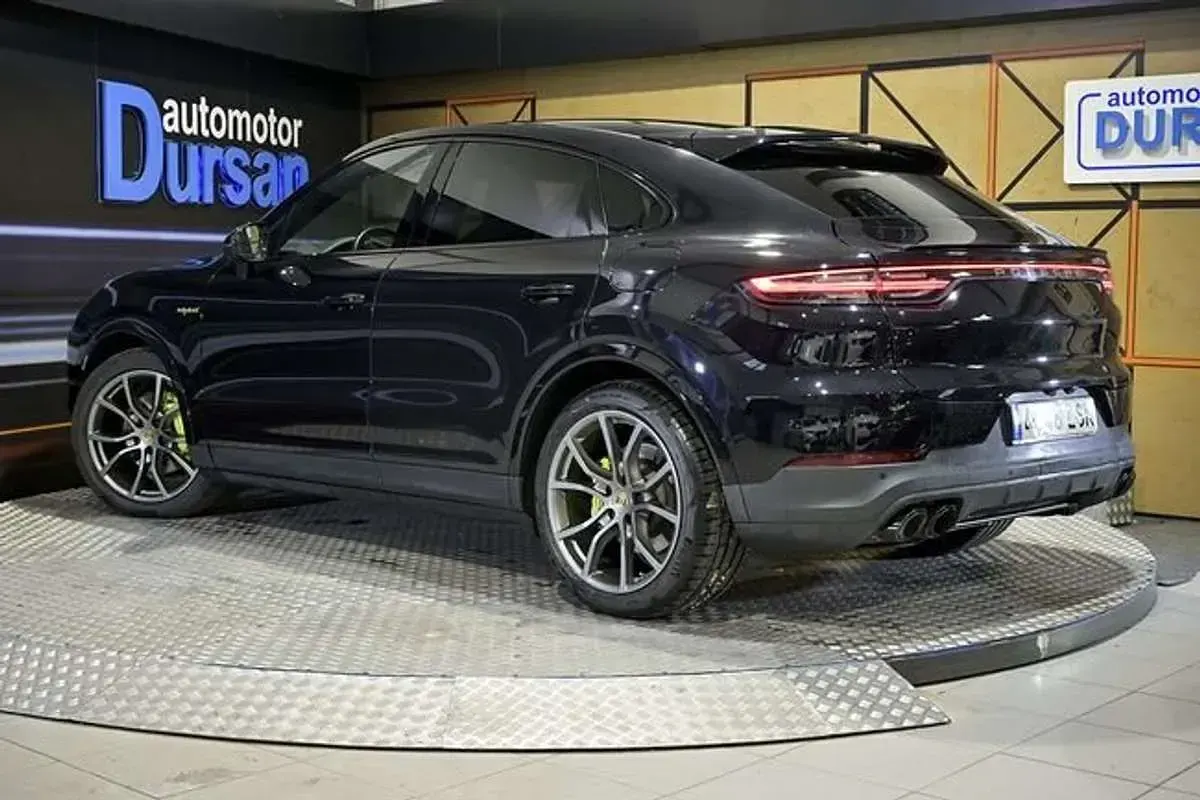 Usado Porsche Cayenne 468 CV (344 kW) 2021 Negro SUV