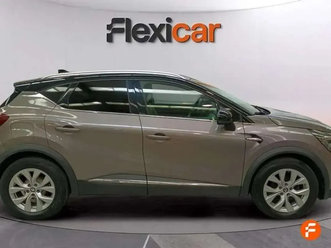 Usado Renault Captur Zen 91 CV (66 kW) 2022 Gris SUV