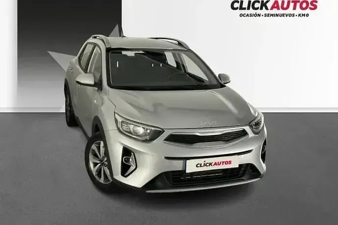 Usado Kia Stonic 84 CV (61 kW) 2024 Negro SUV