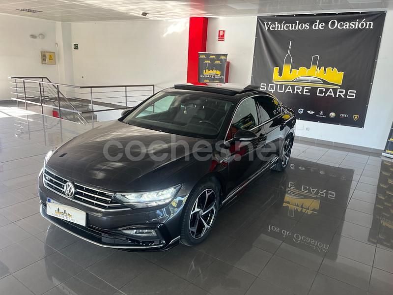 Negro Usado 2020 VW Passat R-line Berlina | 21.490 € (Caro) - Imagen 1/4