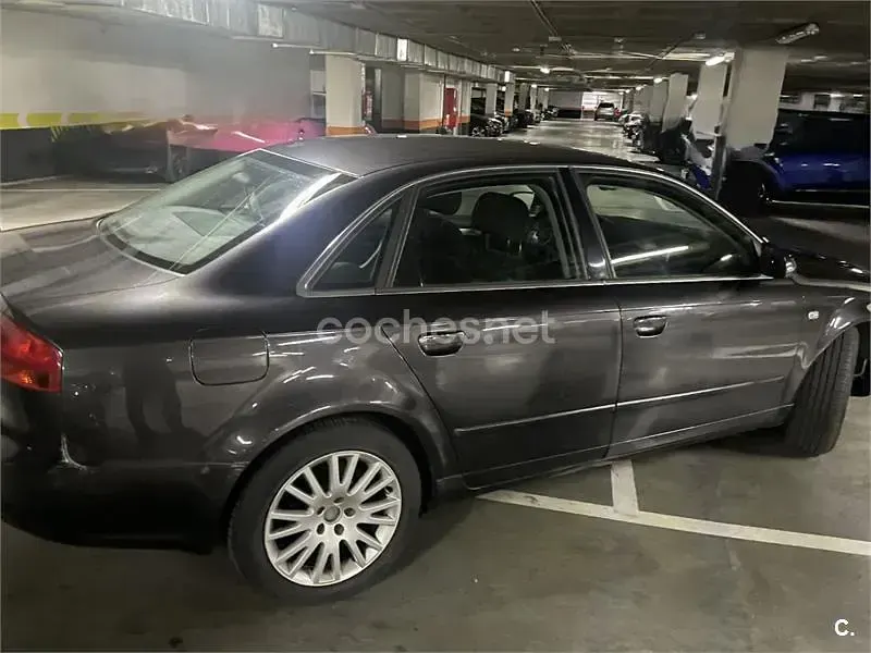 Usado Audi A4 140 CV (102 kW) 2007 Gris / plata Berlina