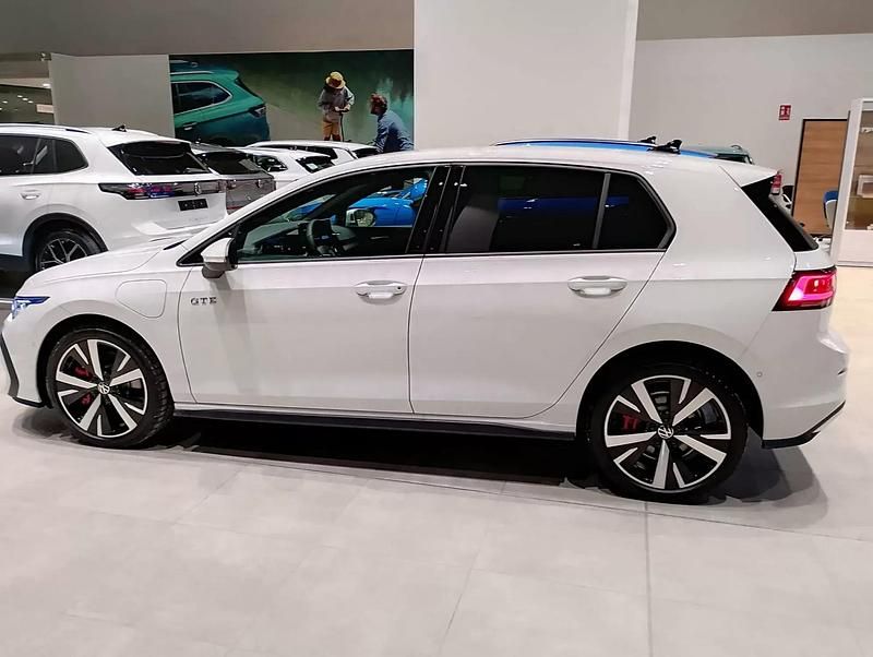 Nuevo VW Golf VIII GTE 2025