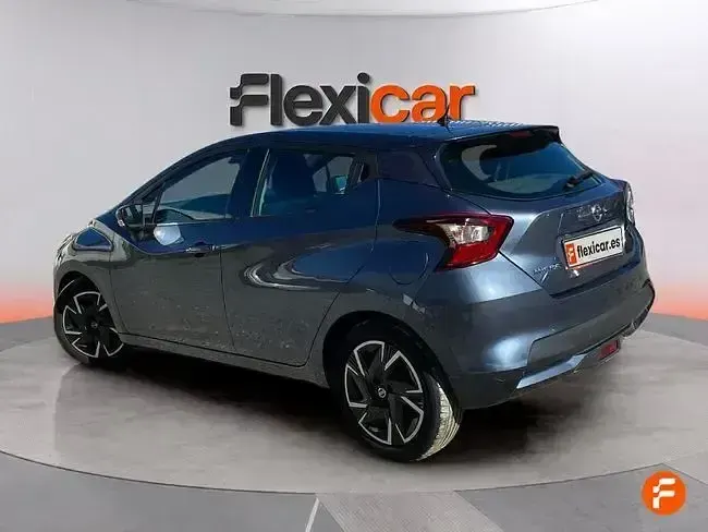 Usado Nissan Micra Acenta 92 CV (67 kW) 2021 Gris Utilitario