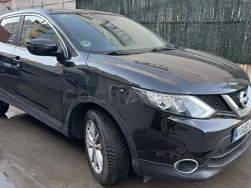 Usado Nissan Qashqai N-Connecta 110 CV (80 kW) 2015 Negro SUV