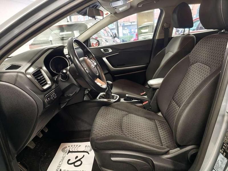 Usado Kia XCeed 136 CV (100 kW) 2021 Gris SUV