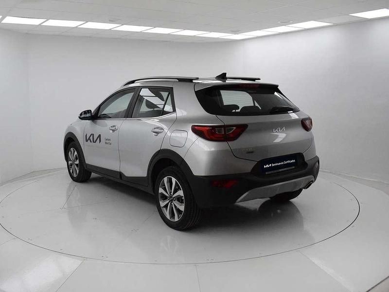 Usado Kia Stonic 101 CV (74 kW) 2025 Azul SUV