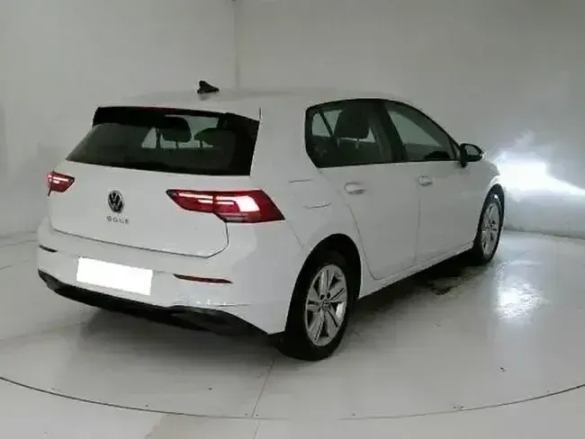 Usado VW Golf VIII 116 CV (85 kW) 2022 Blanco Berlina