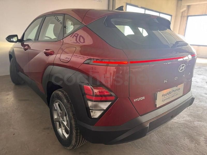 Usado Hyundai Kona 100 CV (73 kW) 2025 Granate SUV