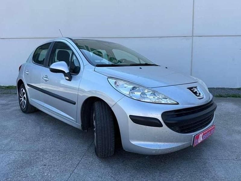 Usado Peugeot 207 90 CV (66 kW) 2007 Plateado Utilitario
