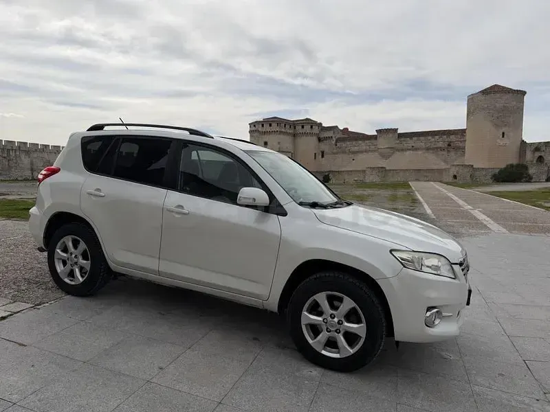 Usado Toyota RAV4 Active 150 CV (110 kW) 2010 Blanco SUV