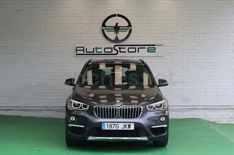Usado BMW X1 Comfort Edition 150 CV (110 kW) 2015 Gris SUV