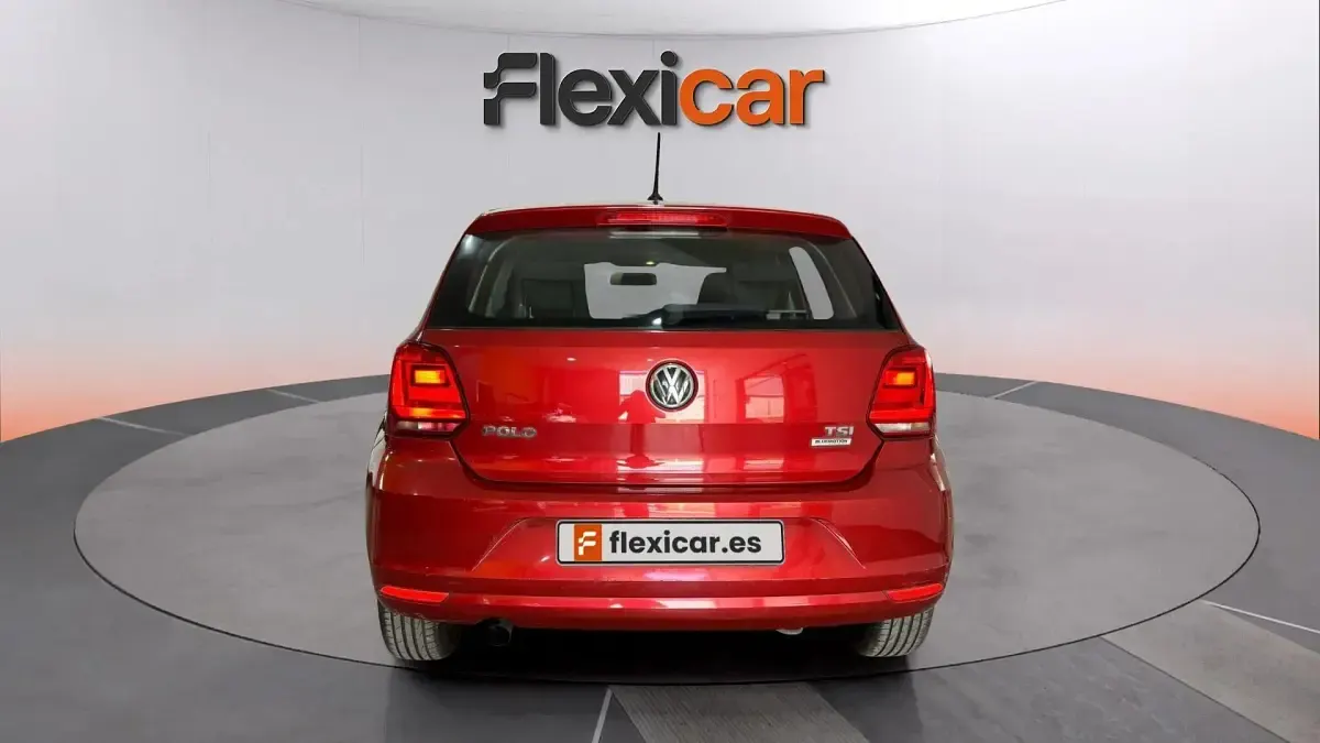 Usado VW Polo 90 CV (66 kW) 2017 Naranja Berlina