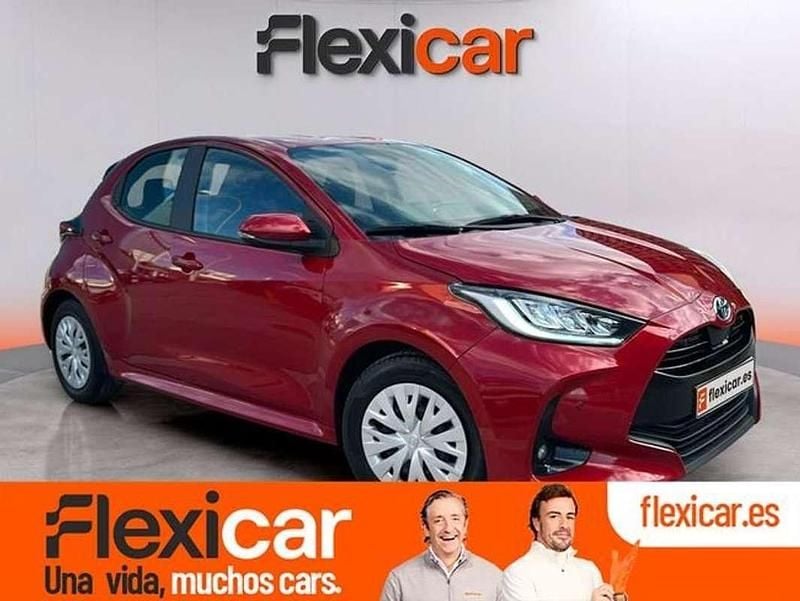 Burdeos Usado 2022 Toyota Yaris Hybrid Style Utilitario | 16.990 € (Buen precio) - Imagen 1/4