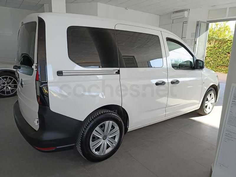 Usado VW Caddy Beach 102 CV (75 kW) 2021 Beige Monovolumen