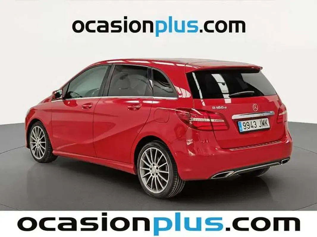 Usado Mercedes B180 109 CV (80 kW) 2016 Rojo Monovolumen