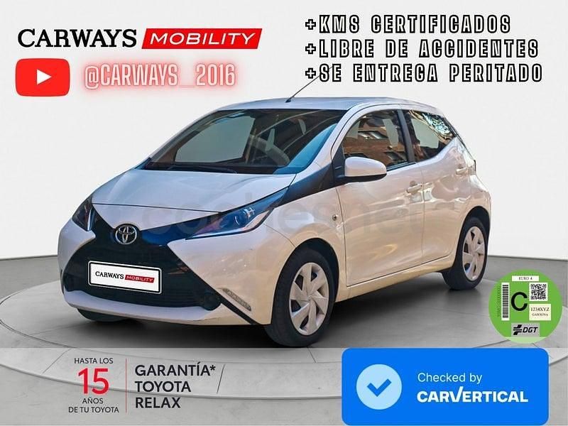Usado Toyota Aygo X-play 69 CV (50 kW) 2016 Blanco Utilitario