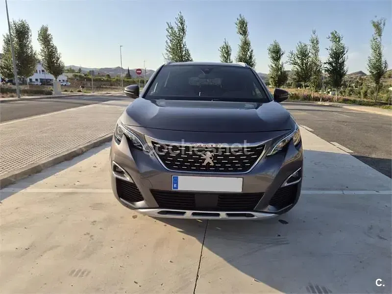 Usado Peugeot 3008 GT-line 130 CV (95 kW) 2019 Gris / plata SUV