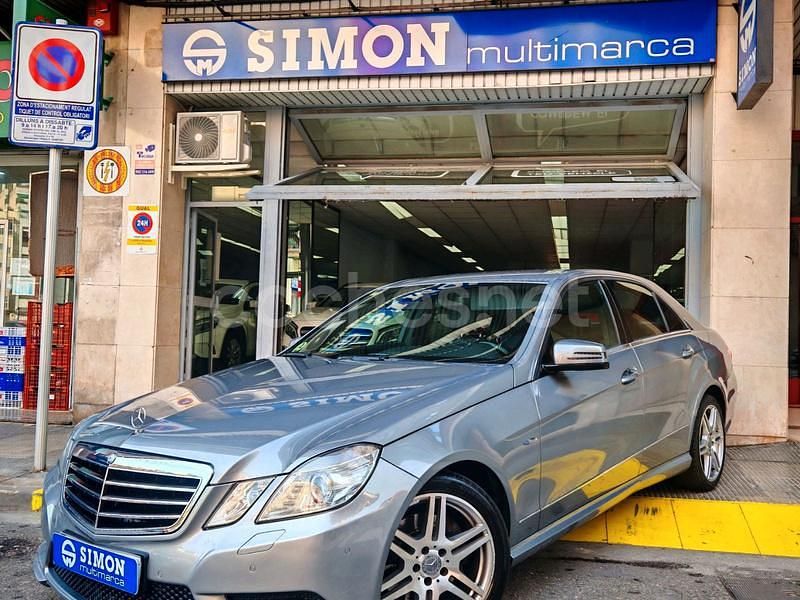Usado Mercedes E250 Avantgarde 204 CV (150 kW) 2011 Gris / plata Berlina