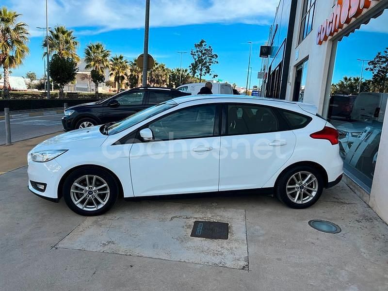 Usado Ford Focus 115 CV (84 kW) 2015 Blanco Utilitario