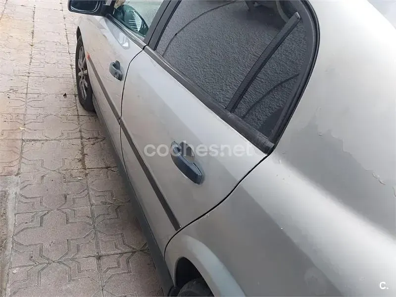 Usado Opel Vectra Comfort 100 CV (73 kW) 2003 Blanco Berlina
