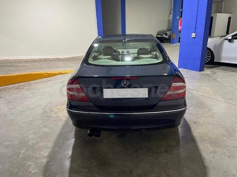 Usado Mercedes CLK270 Avantgarde 170 CV (125 kW) 2005 Azul Coupe