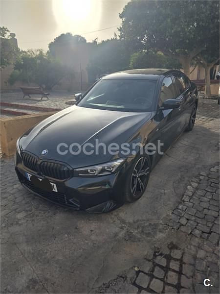 Negro Usado 2023 BMW 318 Comfort Edition Berlina | 34.490 € (Un poco caro) - Imagen 1/4