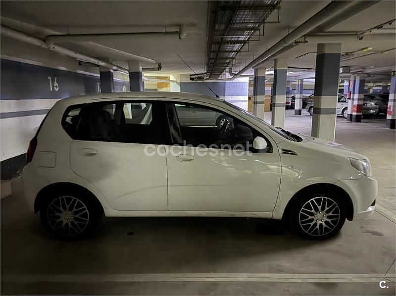 Usado Chevrolet Aveo LS 84 CV (61 kW) 2012 Blanco Berlina