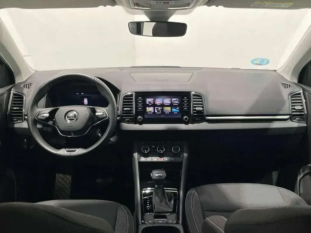 Usado Skoda Karoq Ambition 150 CV (110 kW) 2022 Gris SUV