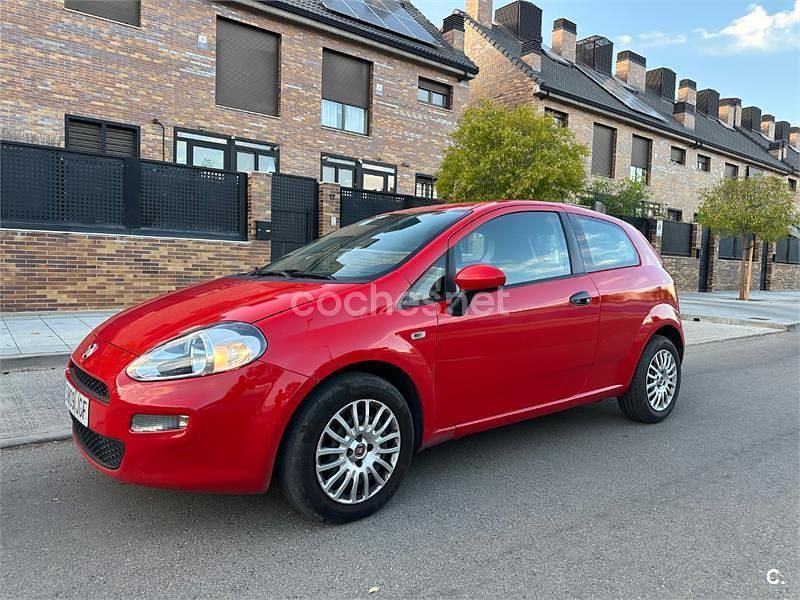 Rojo Usado 2015 Fiat Punto Pop Utilitario | 4500 € (Precio justo) - Imagen 1/4