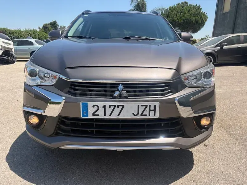 Usado Mitsubishi ASX Motion 114 CV (83 kW) 2017 Marrón SUV