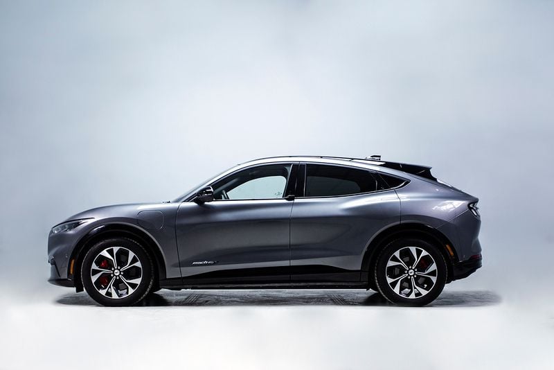 Usado Ford Mustang Mach-E 258 kW (351 CV) 2021 Gris SUV