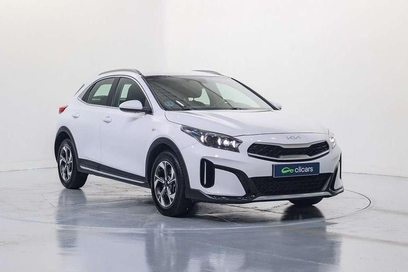 Usado Kia XCeed 101 HP (74 kW) 2024 Branco SUV