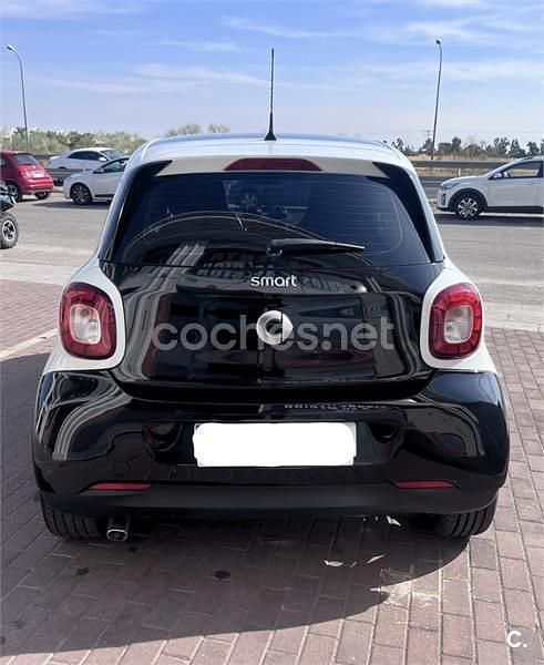 Usado Smart ForFour Passion 90 CV (66 kW) 2017 Negro Utilitario