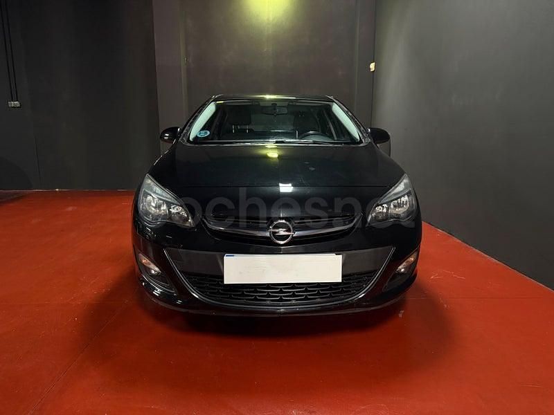 Usado Opel Astra Dynamic 110 CV (80 kW) 2015 Negro Berlina